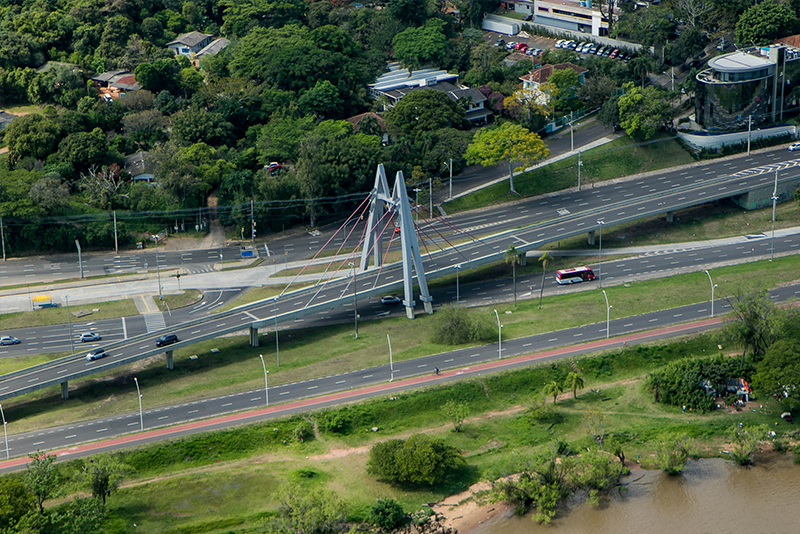 Construindo ruas, destruindo Porto Alegre