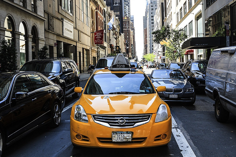 Táxis vs. Uber: quem é o verdadeiro privilegiado?