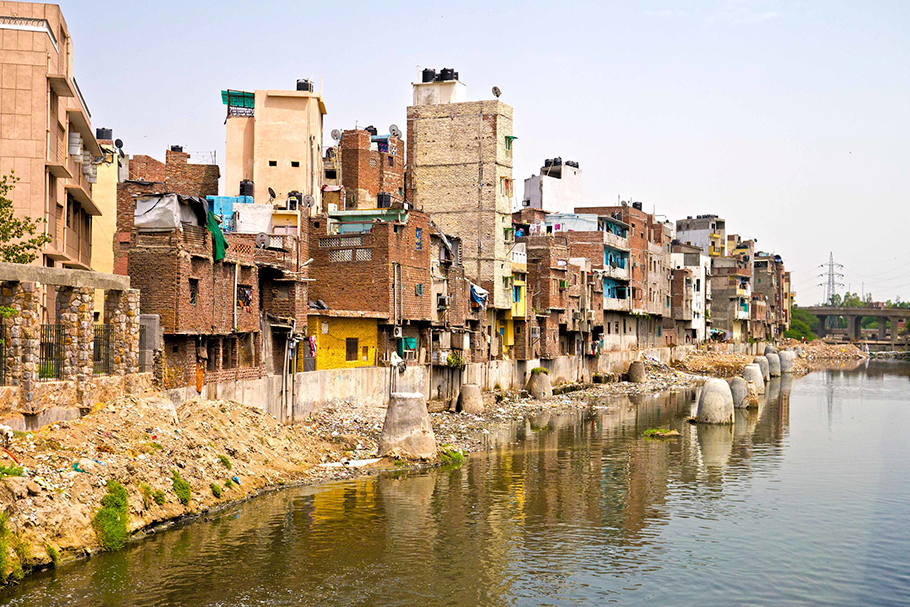 As favelas de Délhi e as barreiras à regularização
