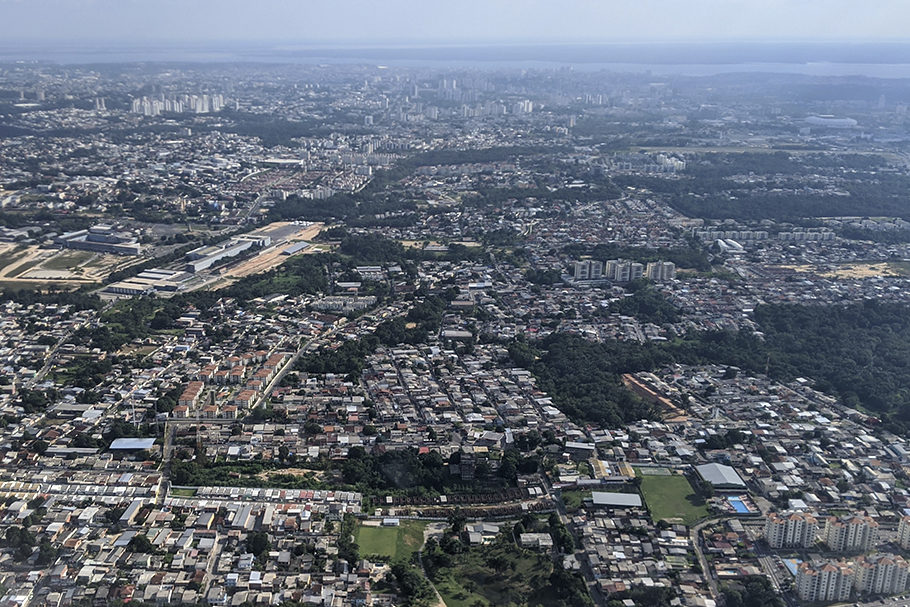 Vista aérea de Manaus, capital com grande nível de informalidade.