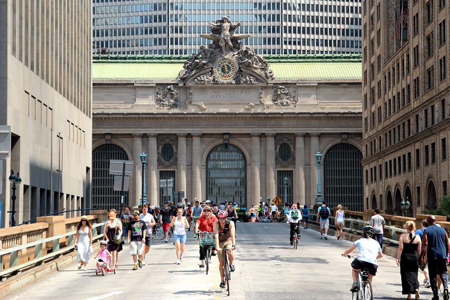 Park Avenue, ocupada por pedestres e ciclistas