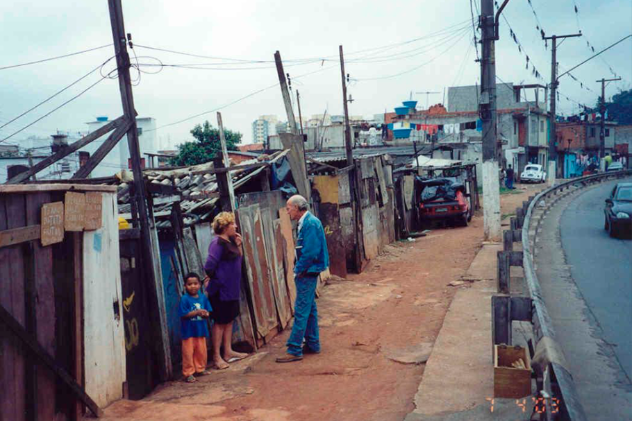 Urbanização progressiva da favela Dois de Maio.