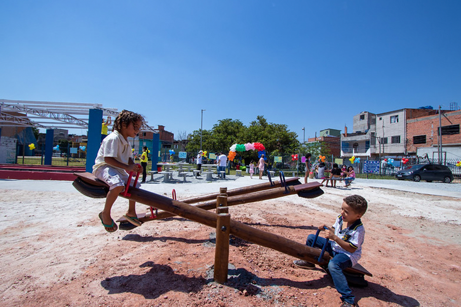 Praças qualificadas com foco na infância na Zona Leste de São Paulo