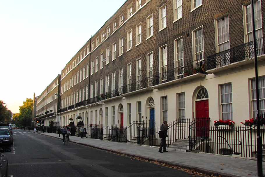 Tipo edilício em Montague Street, Londres