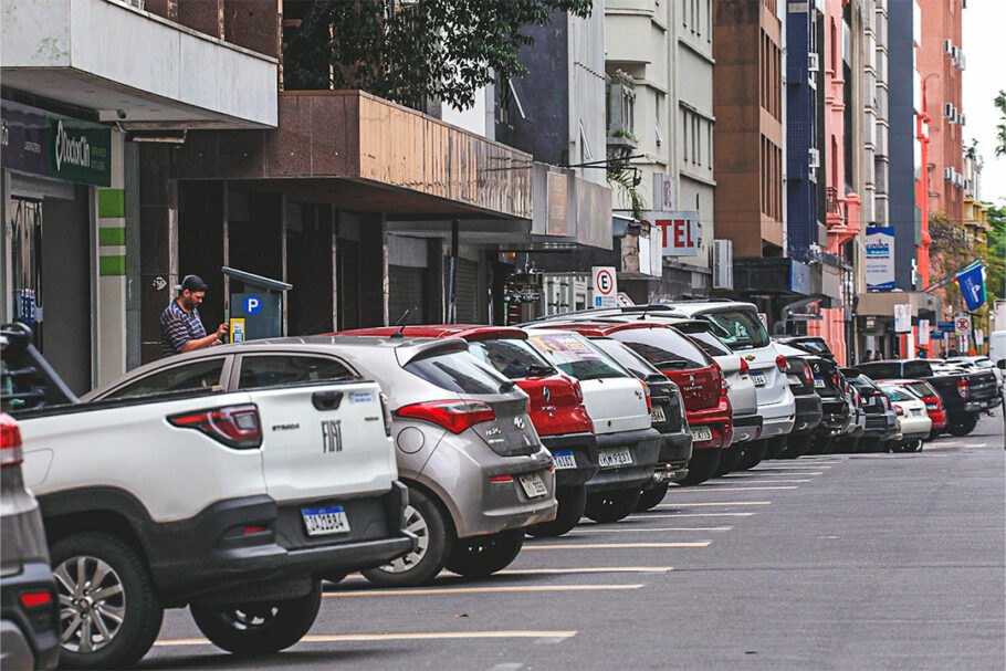 Estacionamento de carro em Porto Alegre
